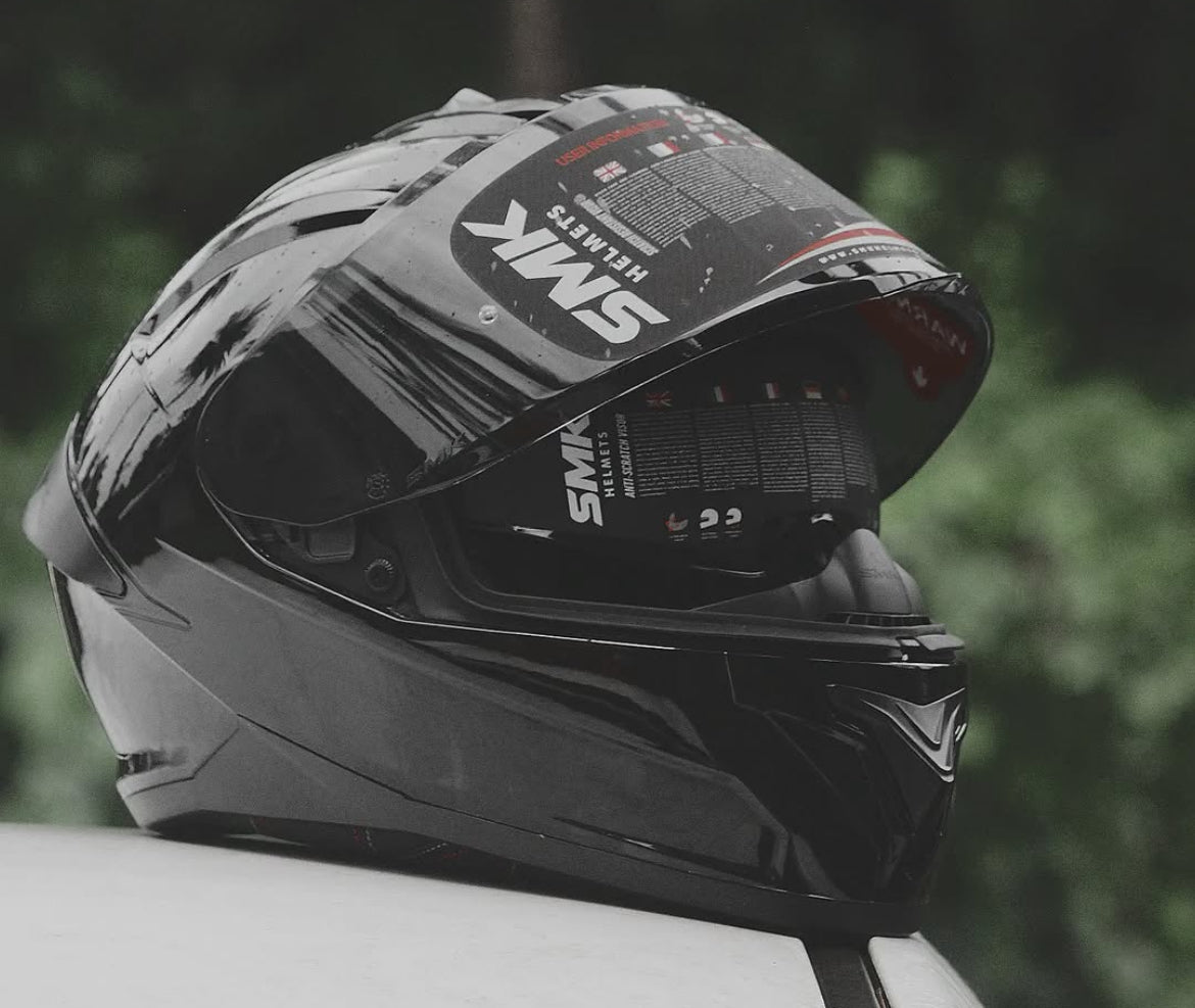 SMK-TYPHOON SOLID GL200 GLOSSY-BLACK-FULLFACE-HELMET