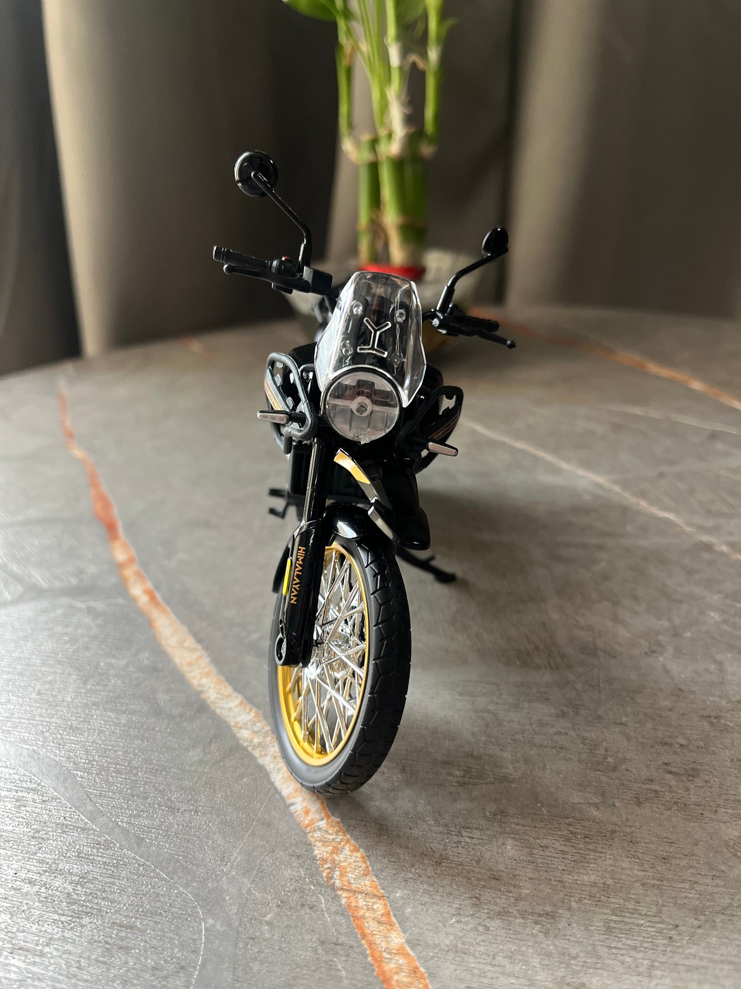 1:12 NEW HIMALAYAN 450 SCALE MODEL COLLECTIBLE  MINIATURE BIKE - BLACK(GOLD)