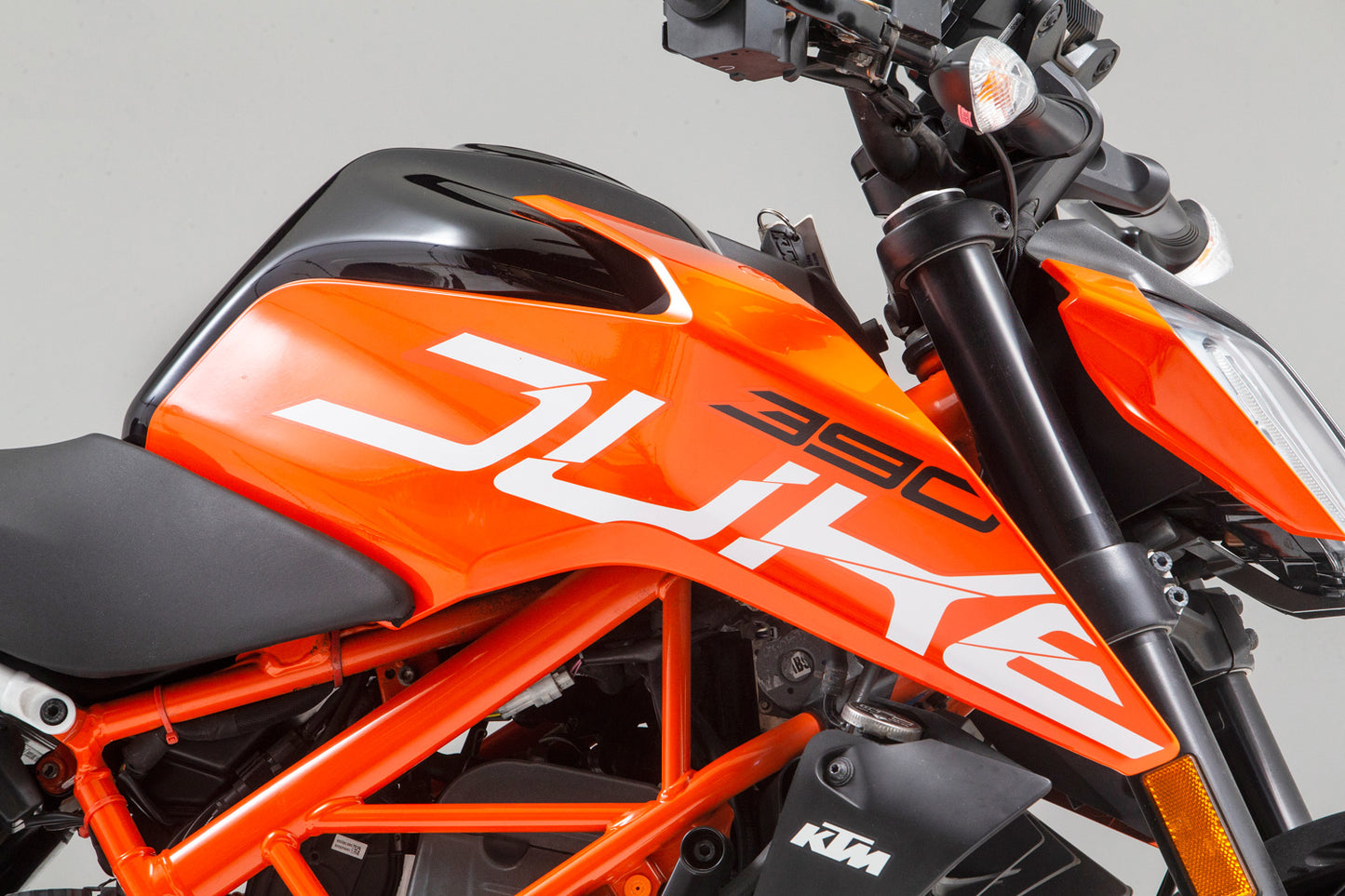 Duke 390 coil plate assembly | KTM